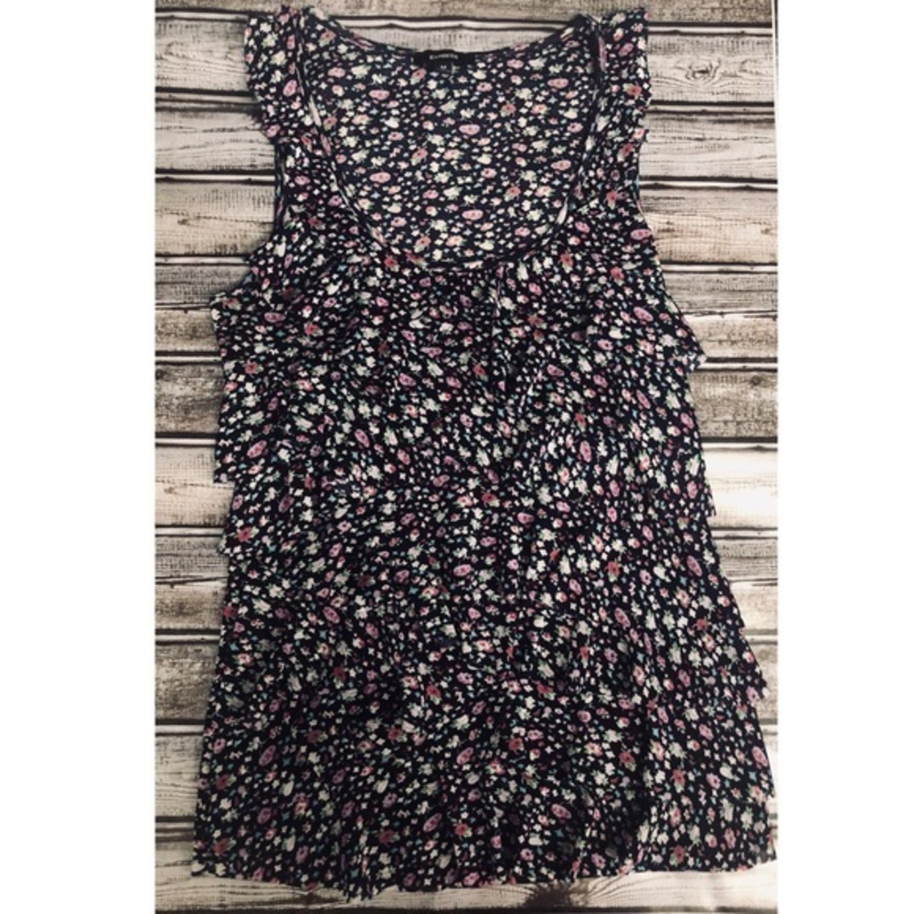 Beautiful Sheer‎ Floral Ruffle Express Top Size M